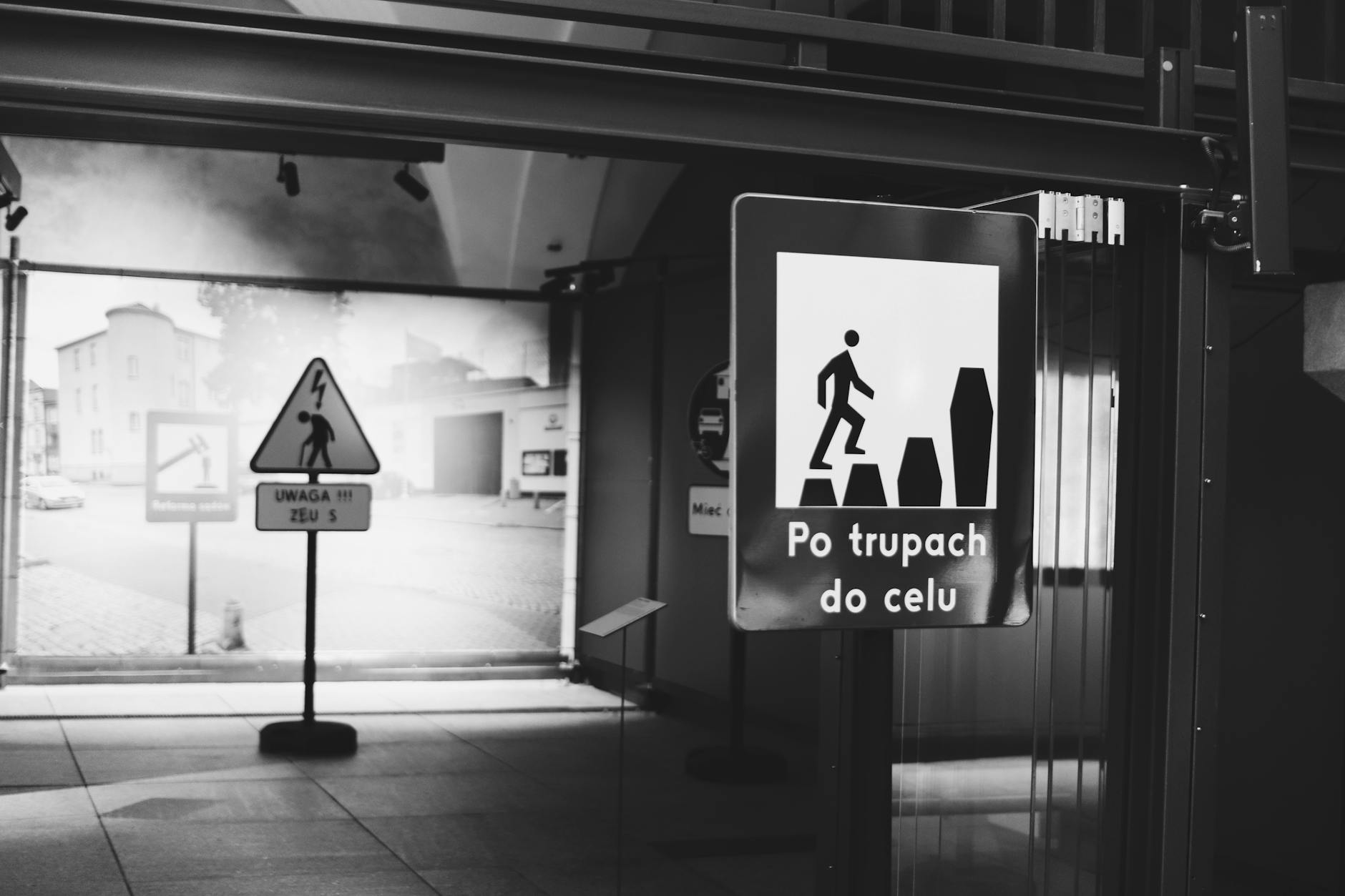 Uczestnicy ruchu drogowego na ulicach Białegostoku, ilustracja kampanii bezpieczeństwa jednośladów